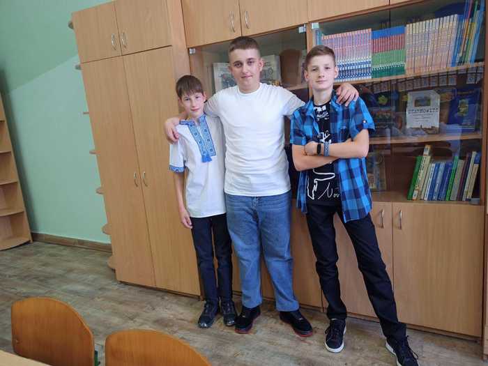 День вишиванки (8-А клас)