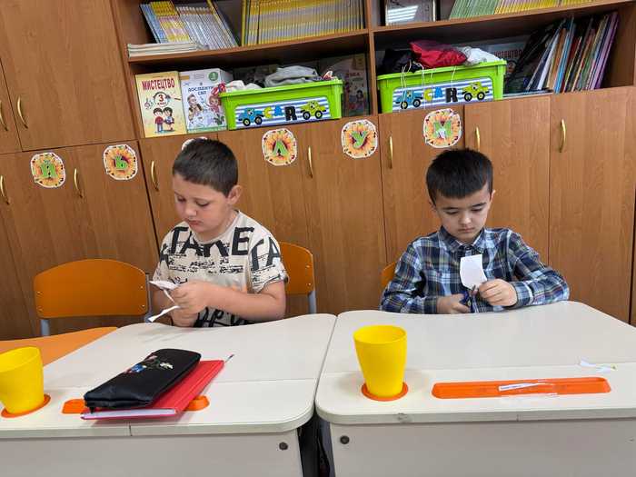 В День пам'яті та примирення (2-Б клас)