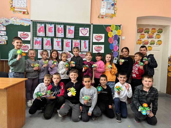 Подарунки для матусь (2-Б клас)