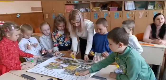 'Які квіти прокидаються першими. Першоцвіти' (1-Б клас)